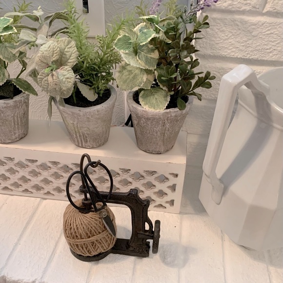 Cast Iron Twine Holder and Scissors - Picture 2 of 8